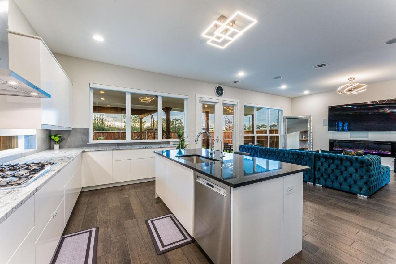 Luxury Home With Rooftop Views دالاس المظهر الخارجي الصورة